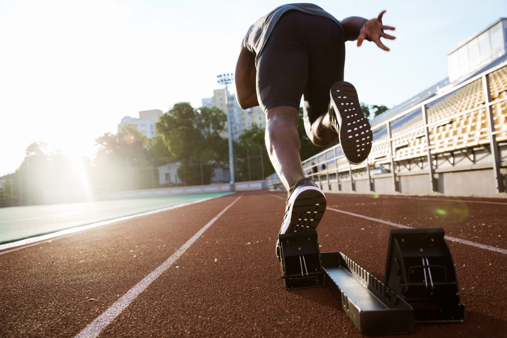 Runner staring off of block