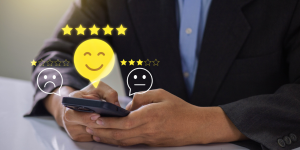 Person reading online reviews.